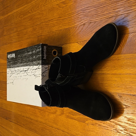 4/$25 ๐ Kensie Suede Boots - Picture 3 of 16